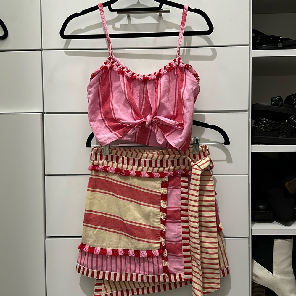 Dodo bar or crop top & skirt